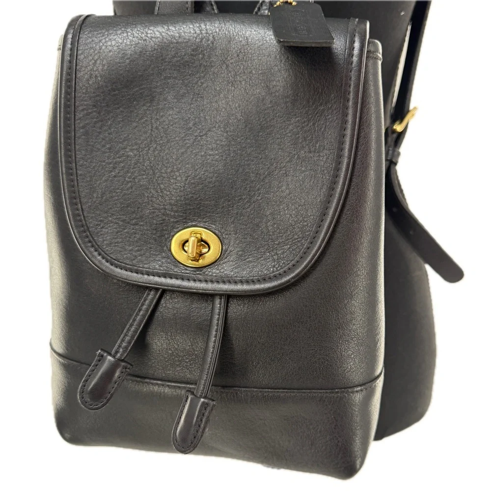 COACH Black Leather Turnlock Drawstring Daypack Backpack Style 9960 Vintage 90s - Picture 3 of 17